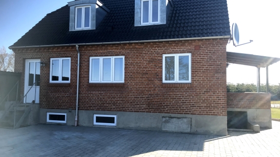 Opfrisket facade med facaderens i Aarhus omegn